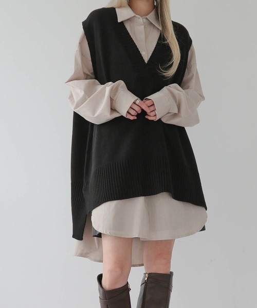 UNE MANSION（ユヌマンション）の「【お洒落に体型カバーまで完璧オールシーズンベストニット】サイドスリットオーバーサイズロングVネックニットベスト（ベスト・レディース・ベージュ/ブラウン/ブラック/ダークグレー・FREE）」の12枚目の写真