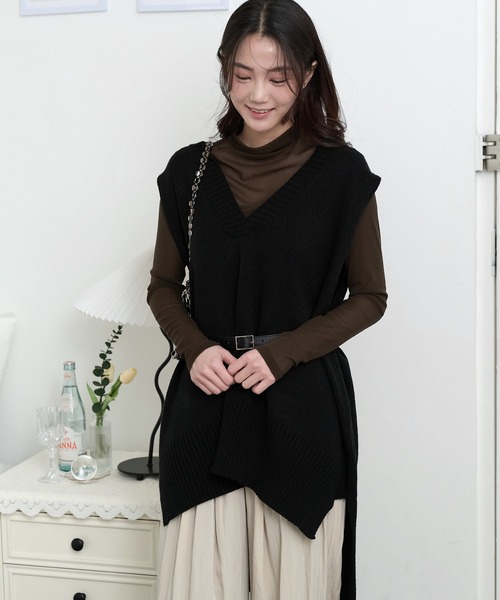UNE MANSION（ユヌマンション）の「【お洒落に体型カバーまで完璧オールシーズンベストニット】サイドスリットオーバーサイズロングVネックニットベスト（ベスト・レディース・ベージュ/ブラウン/ブラック/ダークグレー・FREE）」の14枚目の写真