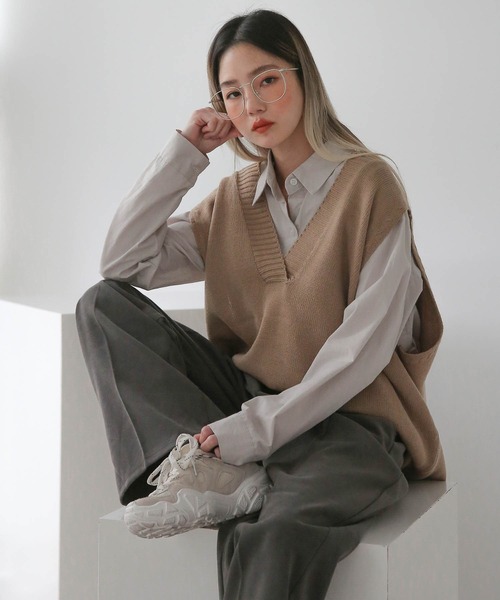 UNE MANSION（ユヌマンション）の「【お洒落に体型カバーまで完璧オールシーズンベストニット】サイドスリットオーバーサイズロングVネックニットベスト（ベスト・レディース・ベージュ/ブラウン/ブラック/ダークグレー・FREE）」の18枚目の写真