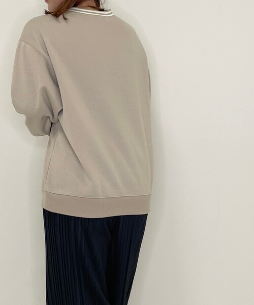 Cutie Blonde(キューティーブロンド)の「◆【S-L】首元ライン裏起毛のスウェット(スウェット・レディース・グレー系その他/ナチュラル/ネイビー・01/02/03)」の15枚目の写真