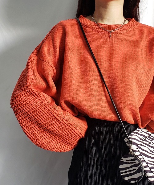 me+em select（ミームセレクト）の「【 5色展開 】編み切替ボリュームスリーブカラーショートニット（ニット/セーター・レディース・ブラック/ベージュ/レッド/グリーン/アイボリー・FREE）」の5枚目の写真