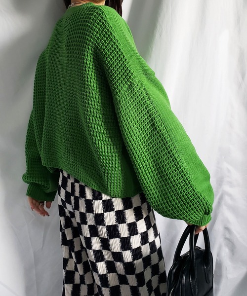 me+em select（ミームセレクト）の「【 5色展開 】編み切替ボリュームスリーブカラーショートニット（ニット/セーター・レディース・ブラック/ベージュ/レッド/グリーン/アイボリー・FREE）」の11枚目の写真