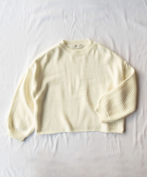 me+em select（ミームセレクト）の「【 5色展開 】編み切替ボリュームスリーブカラーショートニット（ニット/セーター・レディース・ブラック/ベージュ/レッド/グリーン/アイボリー・FREE）」の16枚目の写真