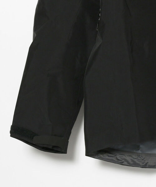 ARC'TERYX（アークテリクス）の「ARC’TERYX / Alpha SV Jacket（マウンテンパーカー・メンズ・ブラック・MEDIUM/LARGE）」の4枚目の写真