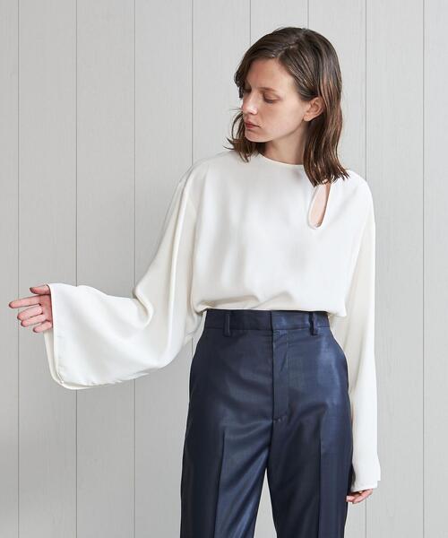 H BEAUTY&YOUTH UNITED ARROWS(エイチビューティーアンドユースユナイテッドアローズ)の「<H>RAYON WIDE SLEEVE BLOUSE/ブラウス(シャツ/ブラウス・レディース・ホワイト/ブラック/オリーブ・FREE)」の2枚目の写真