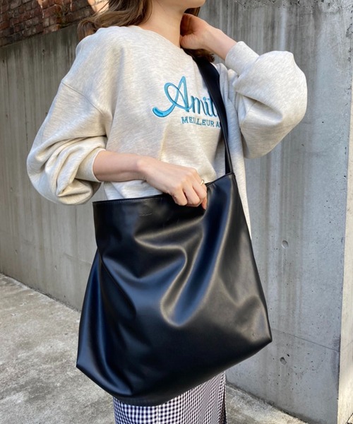 one after another NICE CLAUP(ワンアフターアナザーナイスクラップ)の「ソフトレザーワンショルダーバッグ(トートバッグ・レディース・ブラック/アイボリー・FREE)」の5枚目の写真