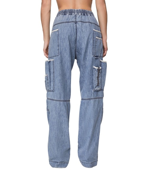 DIESEL（ディーゼル）の「レディース デニムパンツ マルチポケット ライトウォッシュ（デニムパンツ・レディース・インディゴブルー・X-SMALL/SMALL/MEDIUM）」の2枚目の写真