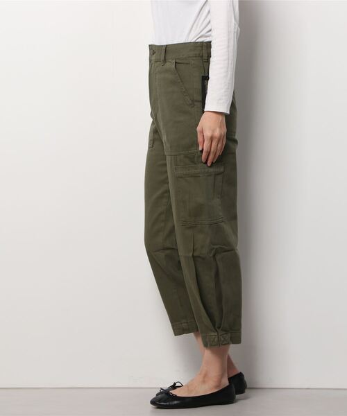 BANANA REPUBLIC FACTORY STORE(バナナリパブリック ファクトリーストア)の「BANANA REPUBLIC FACTORY STORE リラックスカーゴパンツ(カーゴパンツ・レディース・ブラック/ブラウン/オフホワイト/カーキ・0/4/6/00/2)」の14枚目の写真