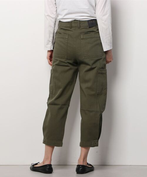 BANANA REPUBLIC FACTORY STORE(バナナリパブリック ファクトリーストア)の「BANANA REPUBLIC FACTORY STORE リラックスカーゴパンツ(カーゴパンツ・レディース・ブラック/ブラウン/オフホワイト/カーキ・0/4/6/00/2)」の15枚目の写真