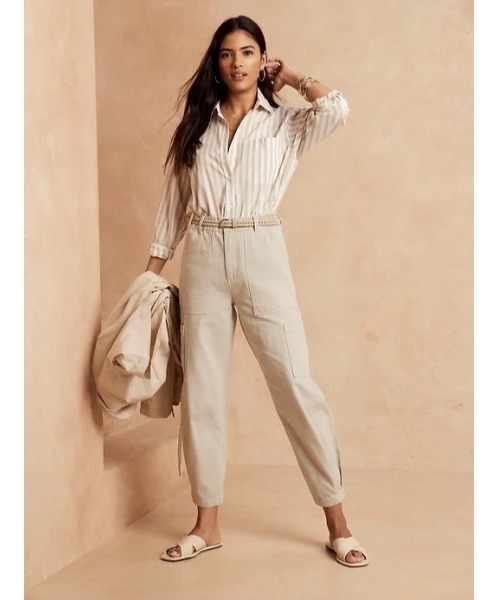 BANANA REPUBLIC FACTORY STORE(バナナリパブリック ファクトリーストア)の「BANANA REPUBLIC FACTORY STORE リラックスカーゴパンツ(カーゴパンツ・レディース・ブラック/ブラウン/オフホワイト/カーキ・0/4/6/00/2)」の2枚目の写真