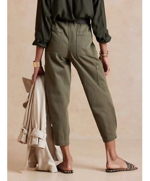 BANANA REPUBLIC FACTORY STORE(バナナリパブリック ファクトリーストア)の「BANANA REPUBLIC FACTORY STORE リラックスカーゴパンツ(カーゴパンツ・レディース・ブラック/ブラウン/オフホワイト/カーキ・0/4/6/00/2)」の13枚目の写真
