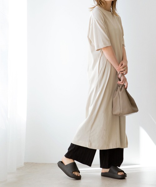 welleg（ウェレッグ）の「EVAシングルバンドサンダル（サンダル・レディース・ブラック/イエロー系/グレイッシュベージュ/カーキ系/ピンク・M/L）」の7枚目の写真