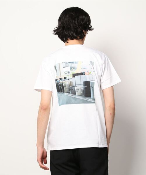 NO COFFEE(ノーコーヒー)の「【FRUIT OF THE LOOM/フルーツオブザルーム】x NO COFFEE スーパープレミアムプリント マグプリントWH(Tシャツ/カットソー・メンズ・ホワイト・LL/M/L)」の3枚目の写真