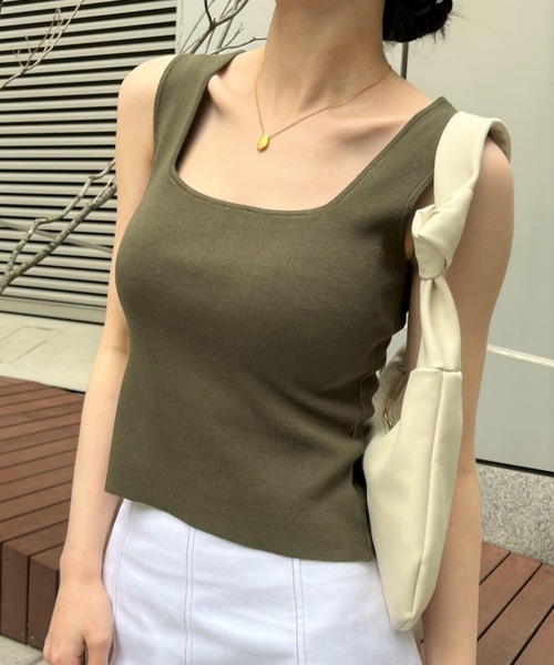 ALAND(エーランド)の「3.3Field Trip/NECK KNIT TANK 2299880(タンクトップ・レディース・ブラック/カーキ/ライトベージュ・FREE)」の3枚目の写真
