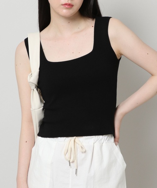 ALAND(エーランド)の「3.3Field Trip/NECK KNIT TANK 2299880(タンクトップ・レディース・ブラック/カーキ/ライトベージュ・FREE)」の2枚目の写真