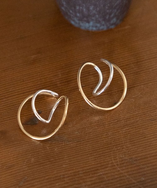 Andemiu（アンデミュウ）の「【WEB限定カラー】2レンイヤーカフ 163068（イヤーカフ・レディース・シルバー/ゴールド/マルチ・FREE）」の3枚目の写真