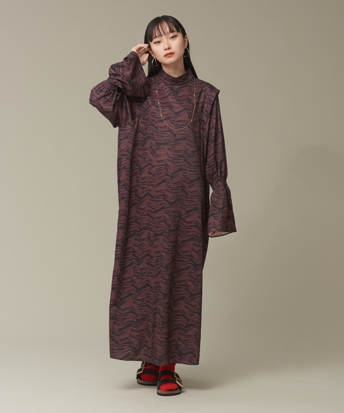 NOMINE(ノミネ)の「オリジナルプリントギャザースリーブマキシワンピース(ワンピース・レディース・ブラウン/グリーン/グレイッシュベージュ・フリー)」の22枚目の写真