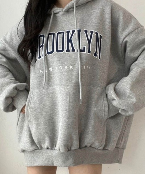 Dalfwin（ダールフィン）の「BROOKLYNロゴオーバーサイズ フーディーパーカー（パーカー・レディース・ブラック/グレー/カーキ/アイボリー/グレー系その他/ブラック系その他/ホワイト系その他/グリーン系その他・FREE）」の7枚目の写真