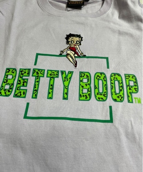 BETTY BOOP(ベティ・ブープ)の「超絶セクシーBETTY ロンT(Tシャツ/カットソー・メンズ・ホワイト/ブラック/ラベンダー・M/L/XL)」の6枚目の写真