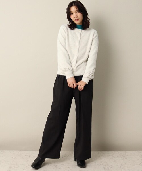 ITS'DEMO（イッツデモ）の「【パール調ボタン/丈短め/柔らかタッチ】ラメフェザーヤーンクルーカーデ（カーディガン/ボレロ・レディース・ベージュ/サックスブルー/オフホワイト・00）」の13枚目の写真