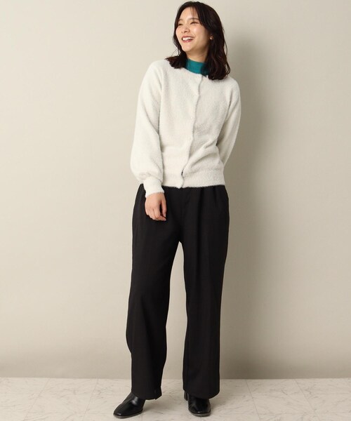 ITS'DEMO（イッツデモ）の「【パール調ボタン/丈短め/柔らかタッチ】ラメフェザーヤーンクルーカーデ（カーディガン/ボレロ・レディース・ベージュ/サックスブルー/オフホワイト・00）」の14枚目の写真