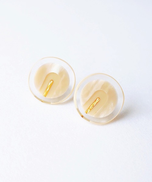 tone(トーン)の「【Cherie+Chambre】Vintage Button Pierce #1(ピアス(両耳用)・レディース・ホワイト・FREE)」の3枚目の写真