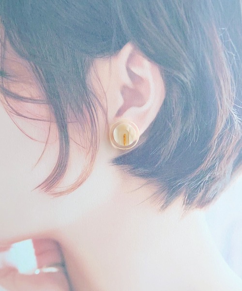 tone(トーン)の「【Cherie+Chambre】Vintage Button Pierce #1(ピアス(両耳用)・レディース・ホワイト・FREE)」の6枚目の写真