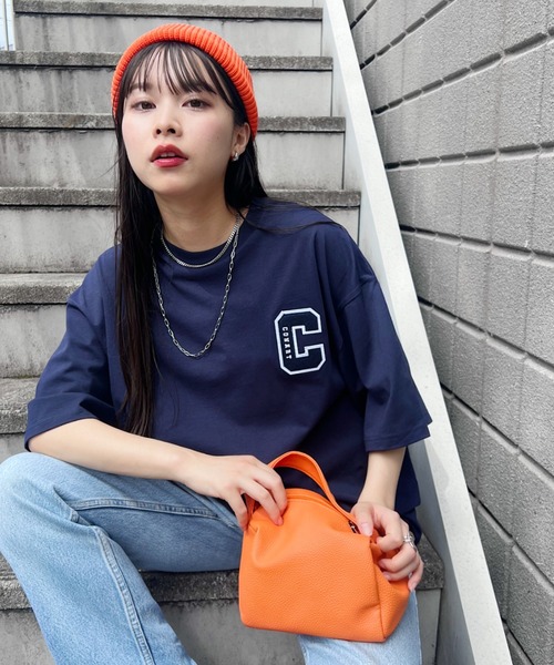 Niell（ニール）の「【CONART】Cアップリケ ビッグ オーバーサイズ コットン100 無地 1/2スリーブ Tシャツ（Tシャツ/カットソー・レディース・ネイビー/ホワイト/ブラック/グレー/ダークグリーン・M/L）」の13枚目の写真