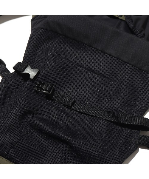 THE NORTH FACE(ザノースフェイス)の「THE NORTH FACE BABY COMPACT CARRIER / ザ・ノース・フェイス ベイビー コンパクト キャリア(抱っこ紐/ベルトカバー/スリング・メンズ・オリーブ・FREE)」の9枚目の写真
