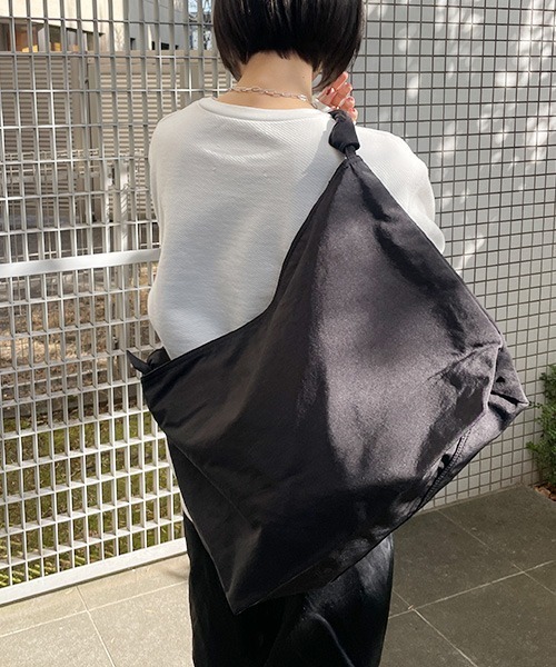 SEN TOKYO(セントーキョー)の「両結び 大容量 ワンショルダーバッグ(ショルダーバッグ・レディース・ブラック/グリーン/アイボリー・FREE)」の2枚目の写真