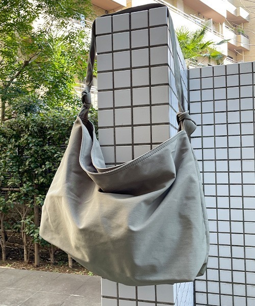 SEN TOKYO(セントーキョー)の「両結び 大容量 ワンショルダーバッグ(ショルダーバッグ・レディース・ブラック/グリーン/アイボリー・FREE)」の20枚目の写真