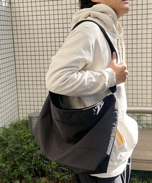 SEN TOKYO(セントーキョー)の「両結び 大容量 ワンショルダーバッグ(ショルダーバッグ・レディース・ブラック/グリーン/アイボリー・FREE)」の16枚目の写真