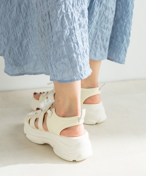OLIVE des OLIVE（オリーブデオリーブ）の「クリアパーツスポーツサンダル（サンダル・レディース・アイボリー/ベージュ/ブラック・SMALL/MEDIUM/LARGE）」の4枚目の写真
