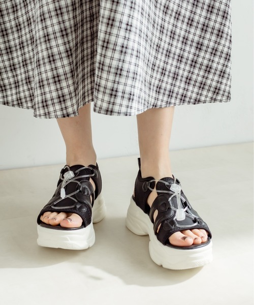 OLIVE des OLIVE（オリーブデオリーブ）の「クリアパーツスポーツサンダル（サンダル・レディース・アイボリー/ベージュ/ブラック・SMALL/MEDIUM/LARGE）」の18枚目の写真