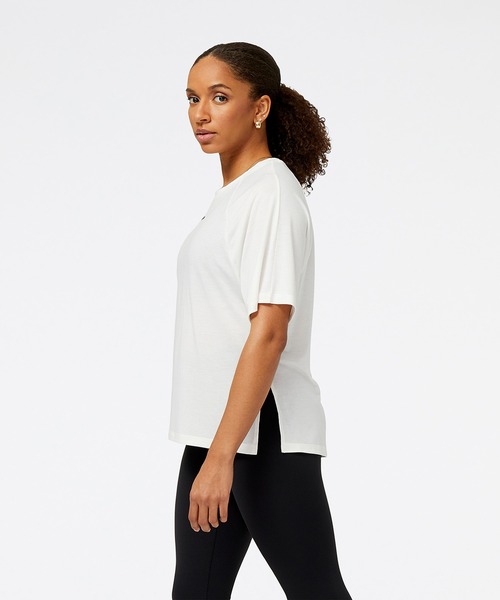 NEW BALANCE(ニューバランス)の「Achiever ショートスリーブTシャツ(Tシャツ/カットソー・レディース・オフホワイト/ピンクベージュ・SMALL/MEDIUM/LARGE)」の3枚目の写真
