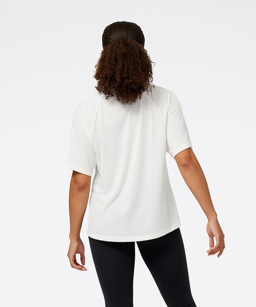 NEW BALANCE(ニューバランス)の「Achiever ショートスリーブTシャツ(Tシャツ/カットソー・レディース・オフホワイト/ピンクベージュ・SMALL/MEDIUM/LARGE)」の4枚目の写真