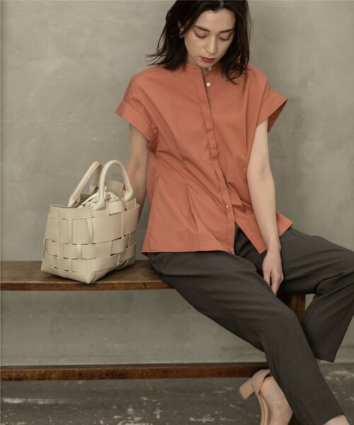 OPAQUE.CLIP(オペークドットクリップ)の「◆UVバンドカラーペプラムシャツブラウス【UV/イージーケア/洗濯機洗い可】(シャツ/ブラウス・レディース・ブラック/オフホワイト/ホワイト系5/ブルー系2/ベージュ系7/レンガ・34/36/38/40/42)」の10枚目の写真