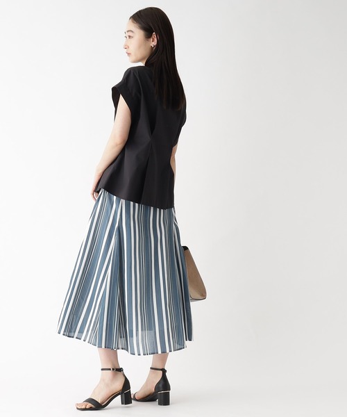 OPAQUE.CLIP(オペークドットクリップ)の「◆UVバンドカラーペプラムシャツブラウス【UV/イージーケア/洗濯機洗い可】(シャツ/ブラウス・レディース・ブラック/オフホワイト/ホワイト系5/ブルー系2/ベージュ系7/レンガ・34/36/38/40/42)」の21枚目の写真