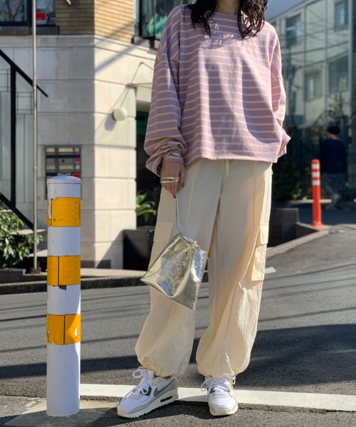 mi via loca（ミヴィアロカ）の「ドロストパラシュートパンツ（カーゴパンツ・レディース・ブラック/カーキ/アイボリー・FREE）」の15枚目の写真