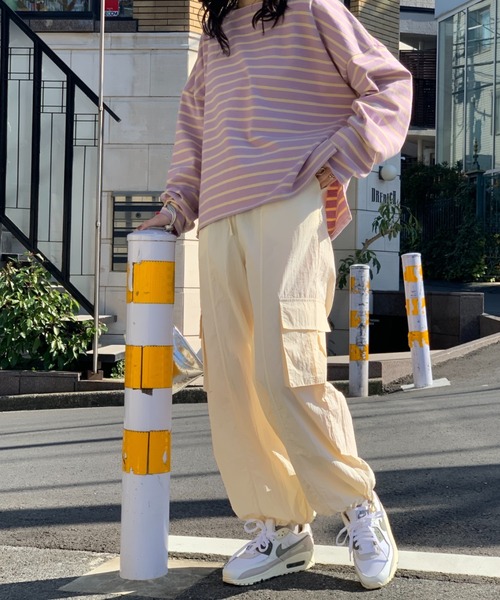 mi via loca（ミヴィアロカ）の「ドロストパラシュートパンツ（カーゴパンツ・レディース・ブラック/カーキ/アイボリー・FREE）」の22枚目の写真