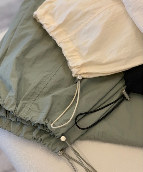 mi via loca（ミヴィアロカ）の「ドロストパラシュートパンツ（カーゴパンツ・レディース・ブラック/カーキ/アイボリー・FREE）」の14枚目の写真