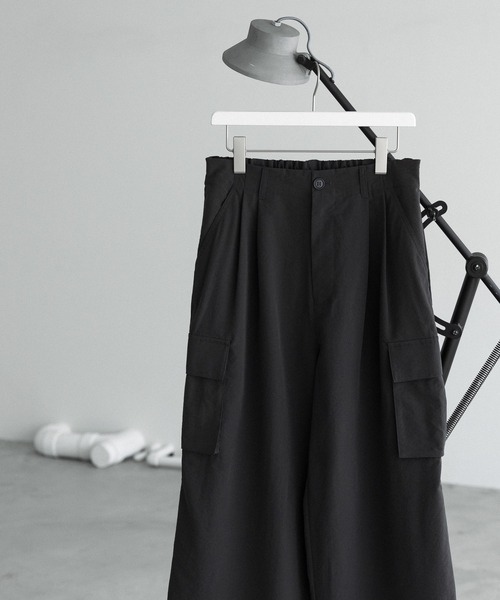 remer(リメール)の「loose out tuck wide cargo PT / ルーズアウトタックワイドカーゴパンツ(カーゴパンツ・メンズ・ブラック/チャコールグレー・SMALL/MEDIUM/LARGE)」の21枚目の写真