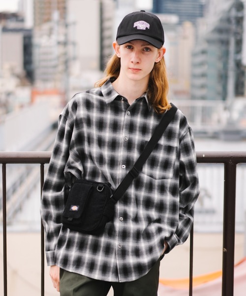 Dickies(ディッキーズ)の「Dickies CDRY SQUARE SHOULDER BAG(ショルダーバッグ・メンズ・ブラック/ブラウン・FREE)」の2枚目の写真