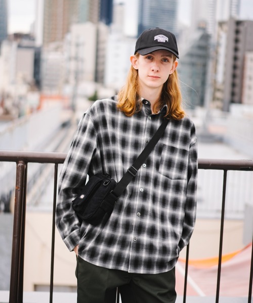 Dickies(ディッキーズ)の「Dickies CDRY SQUARE SHOULDER BAG(ショルダーバッグ・メンズ・ブラック/ブラウン・FREE)」の6枚目の写真