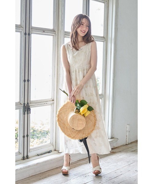 tocco closet（トッコ クローゼット）の「ハートネックフラワー