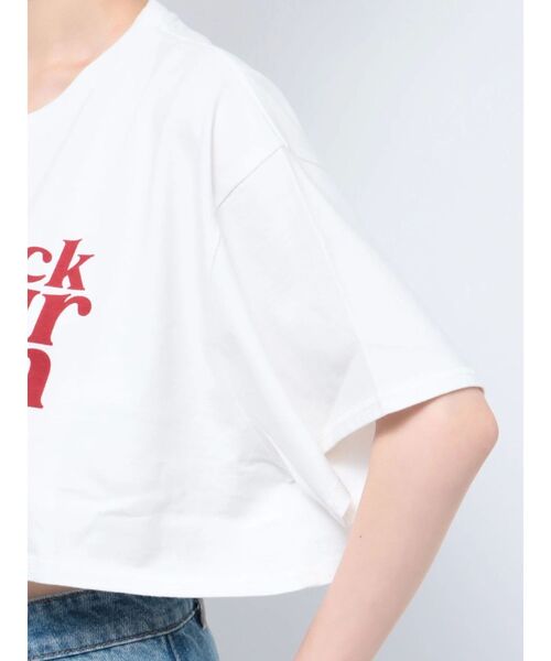 jouetie(ジュエティ)の「ロゴクロップドTシャツ(Tシャツ/カットソー・レディース・ブラック/オフホワイト/ブルー・MEDIUM)」の11枚目の写真