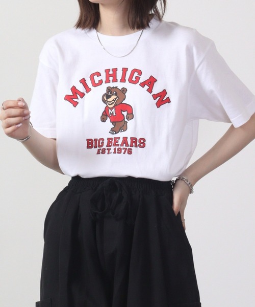 MODISH GAZE(モディシュガゼ)の「MODISH GAZE MICHIGANクマプリントTシャツ 半袖(Tシャツ/カットソー・メンズ・ブルー/ホワイト/チャコール・M/L/XL)」の1枚目の写真