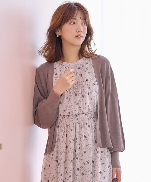 ANY SIS(エニィスィス)の「【洗える】ショートレングストッパー カーディガン(ニット/セーター・レディース・黄土色系/ライトグレー系/ピンク系・2)」の2枚目の写真