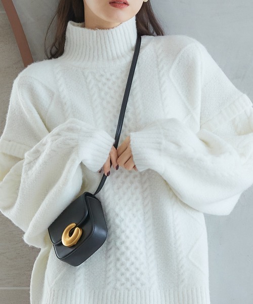 miclat（ミクラ）の「大きいサイズ　ケーブル編みハイネックボリュームニット　miclat（ニット/セーター・レディース・ネイビー/アイボリー・5L/4L/L/LL/3L）」の7枚目の写真