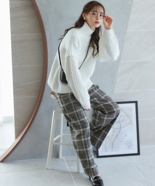 miclat（ミクラ）の「大きいサイズ　ケーブル編みハイネックボリュームニット　miclat（ニット/セーター・レディース・ネイビー/アイボリー・5L/4L/L/LL/3L）」の21枚目の写真